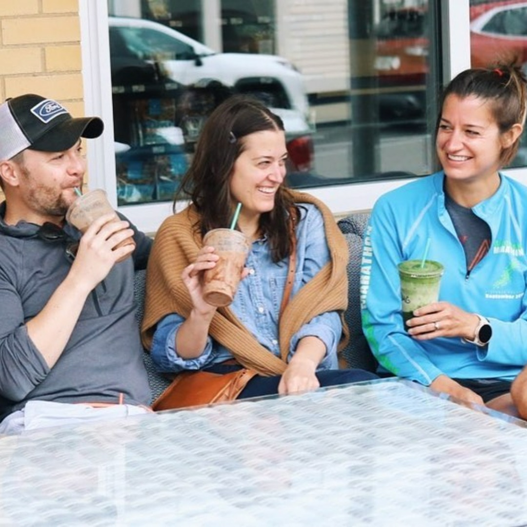 phadeStraws's tweet photo. Stepping out for lunch and running into friends at @iloverorys. There's always time to enjoy one of their healthy smoothies! The smoothies are good for you, while the #phadebluestraws are good for the planet. #blueisthenewgreen #iloverorys
πΈ: @iloverorys https://t.co/AjsC6cfeLy