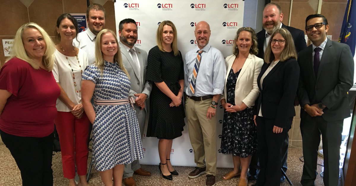 LehighCTI's tweet photo. We closed out a wonderful week of professional development at LCTI with uplifting talks from Bob Nagle, our school's first director, and @Joe_Sanfelippo a nationally renown superintendent and author from Wisconsin. The #firstdayofschool is going to be #AWESOME! #opportunityahead https://t.co/423NhpeJRp