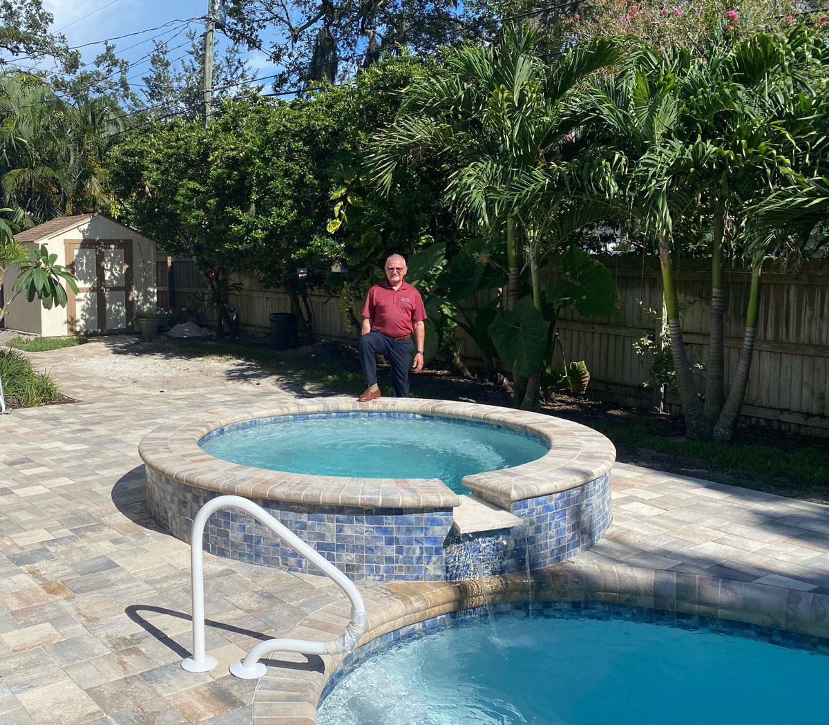 LightningPools's tweet image. This pool now has a brand new spa! The guys did a beautiful job adding a spa and a very large deck to this existing pool. We did a Marquis Bluestone with Black finish on this project. 👷‍♂️💦
#remodeling #remodel #swimming #swimmingpool #homerenovation
