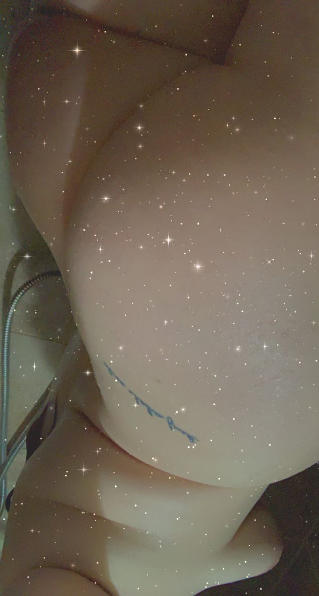lissyrenae69's tweet photo. Wanna come over and watch porn on my flat screen mirror 👀🤫🤭 https://t.co/tTFRqmZZeB