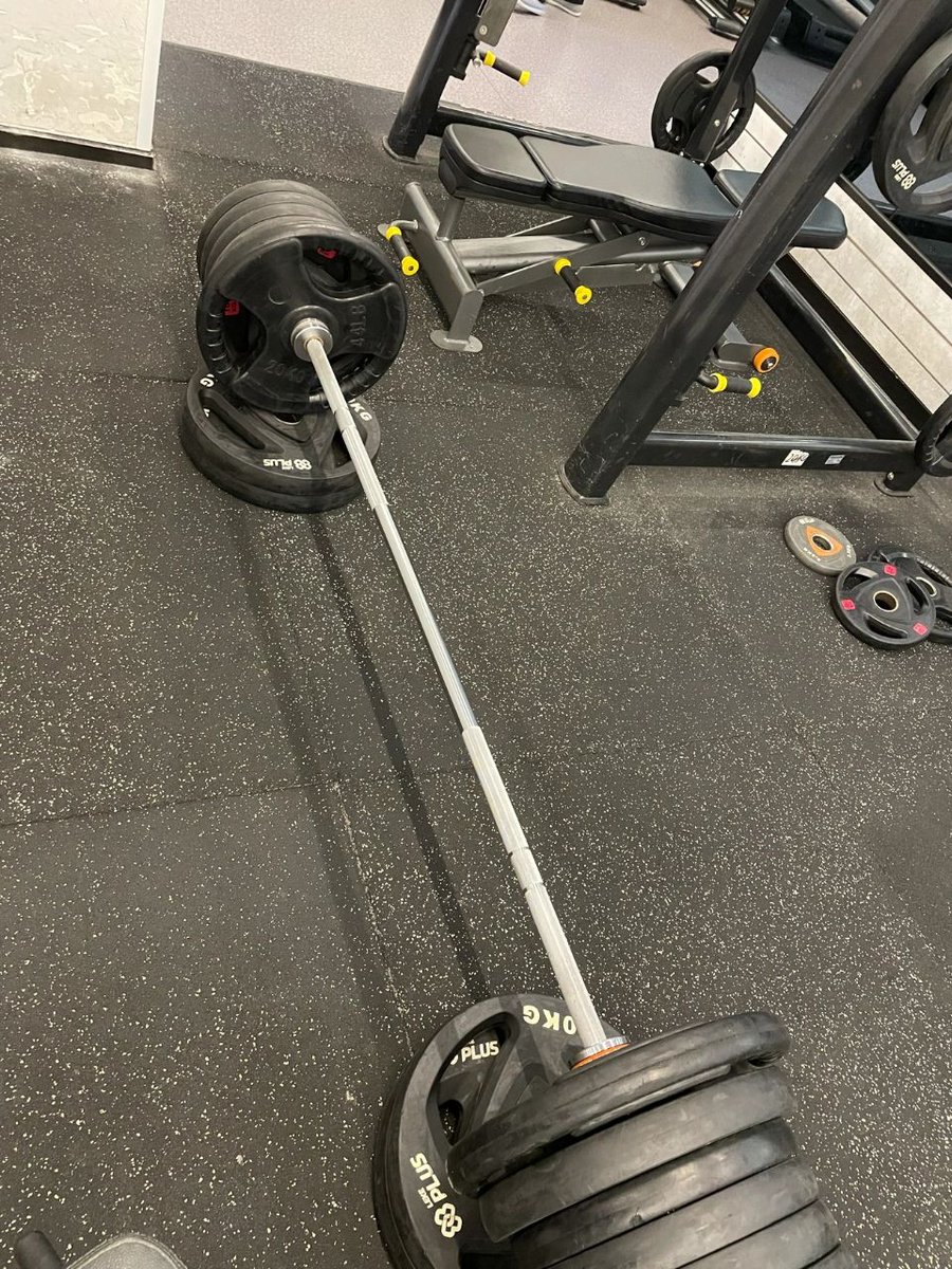 Winnie98109568's tweet photo. Gym for five months. From a little fat and weak to the beginning of the figure! I don't know how much sweat I have flowed along the way https://t.co/ABV1Hm2KDr