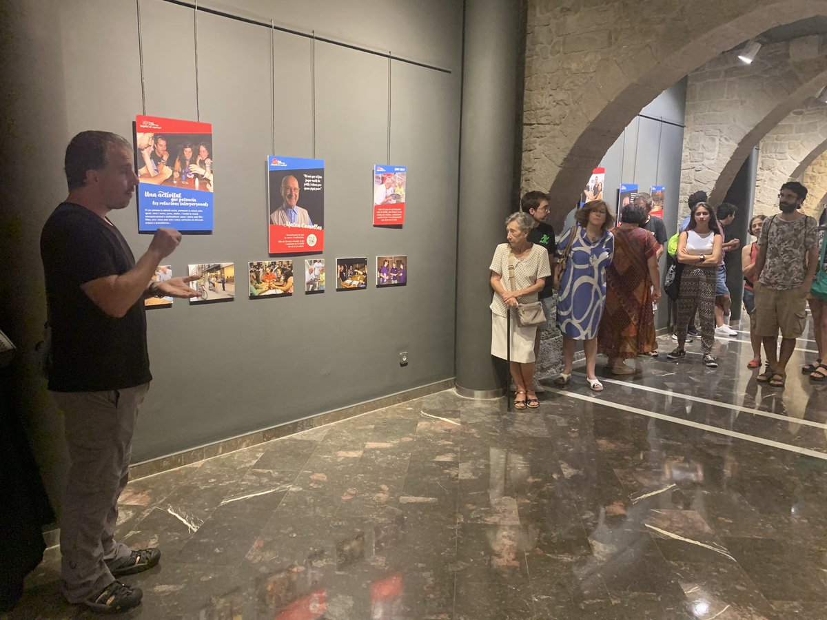 caemanresa's tweet photo. #JocsAlCarrerManresa2022 Inaugurada l’exposició “20 anys jugant al carrer” amb la presència d’unes 132 persones.
👉🏼El president del #CAEmanresa, Jordi Lorente; i la regidora de Joventut, Rosa Ortega, han remarcat l’esforç de totes les persones que any rere any hi participen.
1/3 https://t.co/uHhPEM7wbe