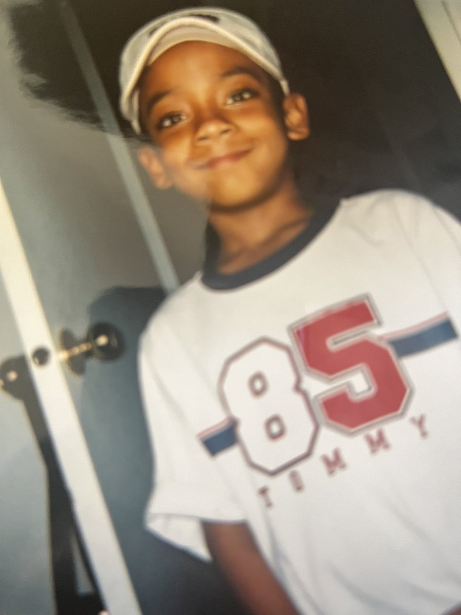PrimeTime_Shine's tweet photo. 25 me today 🕊✊🏾 #KhylandFor3ver https://t.co/NvzpYoIwOk