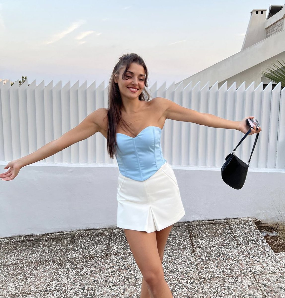 ismymagazine's tweet image. Hande BY ME 🇧🇷✨