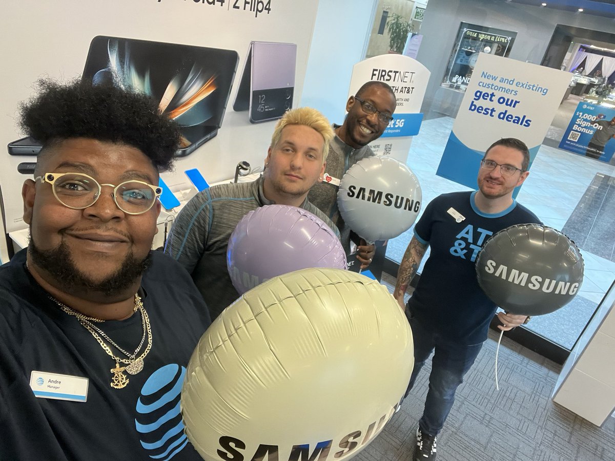 Launch day !!!!
<a href="/OneNYNJ/">OneNYNJ</a> @theeastregion #erflipfold
<a href="/BryanRogersATT/">Bryan Rogers</a>
<a href="/J_Komenski/">Jason Komenski</a> 
<a href="/DennisJFosterJR/">Dennis Foster</a> 
<a href="/judy_cavalieri/">Judy Cavalieri</a>