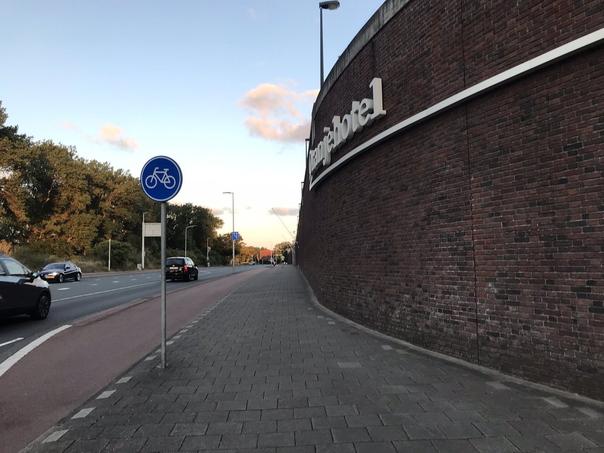WoutGelderloos's tweet photo. Het meest versteende stuk Scheveningen. Ik daag @DJI_detentie en @RijksvastgoedNL uit voor het NK #tegelwippen https://t.co/DGKyTSzRD1