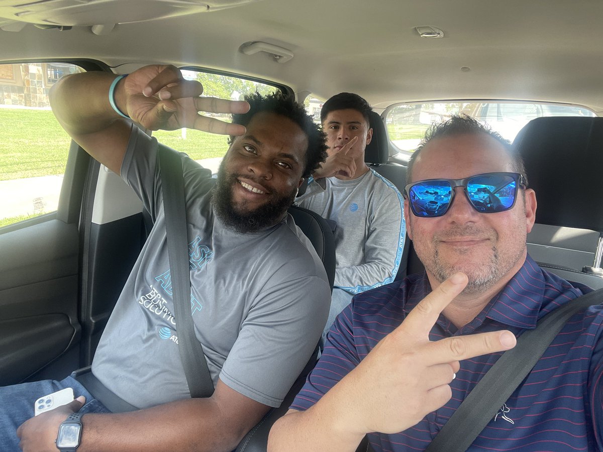 We putting the Show in #TheLakeShow hitting the street doing some biz prospecting! My dudes Keith and Godo HUNGRY! 💎💎💎