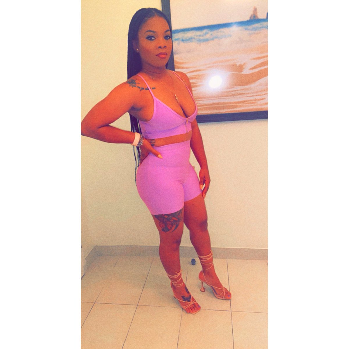 𝑃𝑢𝑡 𝑡ℎ𝑖𝑠 5’2 𝑖𝑛 𝑦𝑢ℎ 𝑡ℎ𝑟𝑜𝑎𝑡 ．． ✨💕