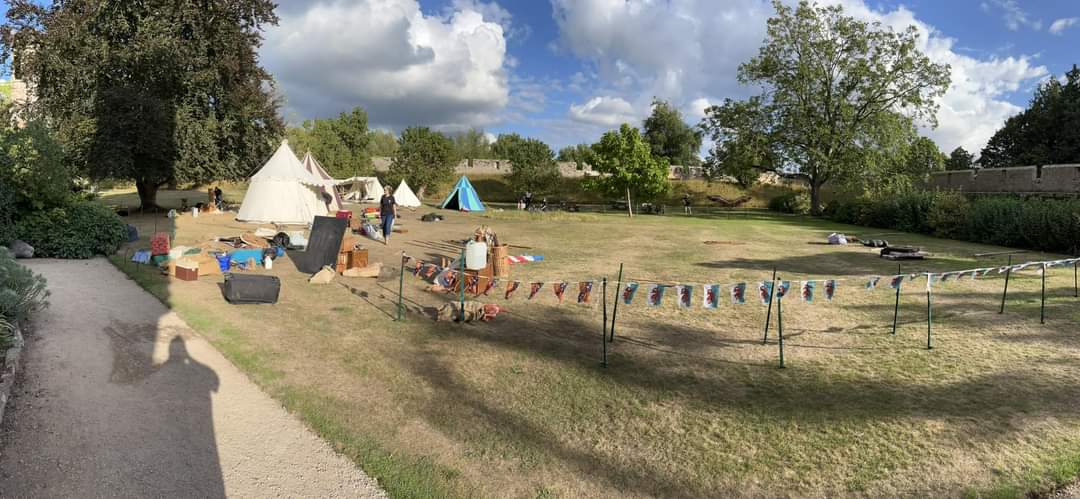Camps just about setup &amp; we're almost ready to flop. We'll have an evening of good cheer &amp; good company &amp; be ready for you lovely people tomorrow! #Medieval #Archery #weaponry #owl #BishopsPalace #Wells #Somerset #greatdayout <a href="/Bishops_Palace/">The Bishop's Palace</a> <a href="/MumsnetTowers/">Mumsnet</a> #teaching