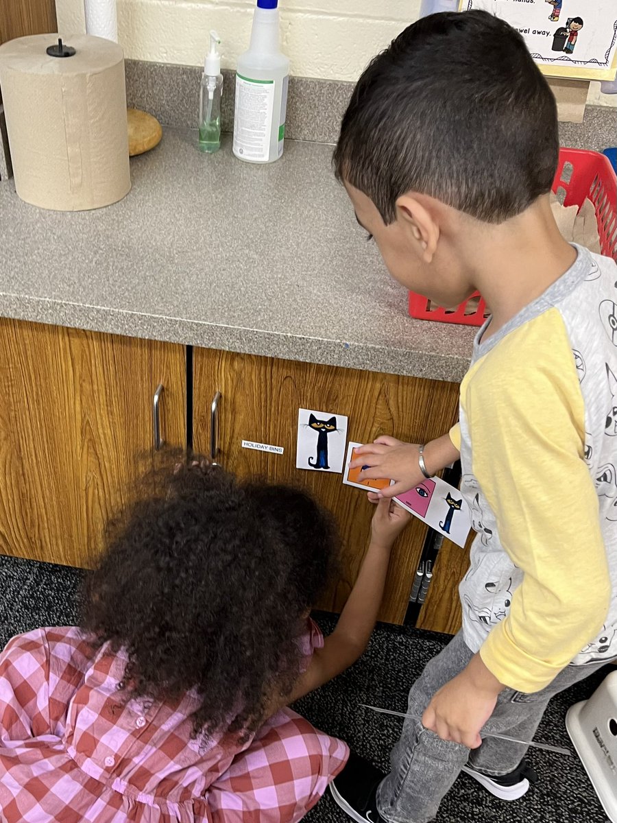 It was a great first week of speech group at the ELC! We read Pete the Cat and went on a center exploration in our classrooms looking for Pete!