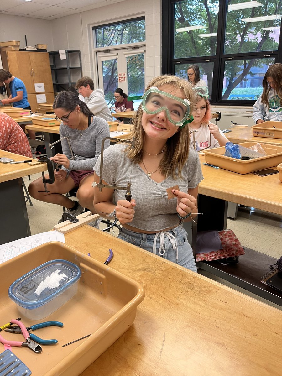 awhsart's tweet photo. One week in and the Jewelry students are already starting to master the jewelry saws! #awgenerals #hsart #jewelrymaking https://t.co/NuaDMuQXMb