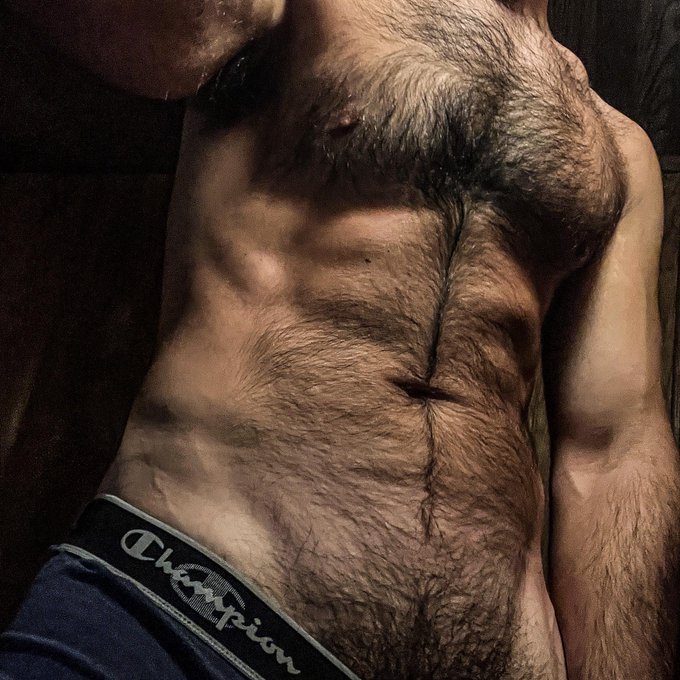 Hope your Friday is a Hairy one. ☝️  👍 &amp; Retweet ♻️ if you like a hairy chest Alfa Man !  . . https://t<a href="/tag/hairy"class="tags"><span>#hairy</span></a><a href="/tag/hairychest"class="tags"><span>#hairychest</span></a><a href="/tag/alfa"class="tags"><span>#alfa</span></a><a href="/tag/holdmecloser"class="tags"><span>#holdmecloser</span></a>