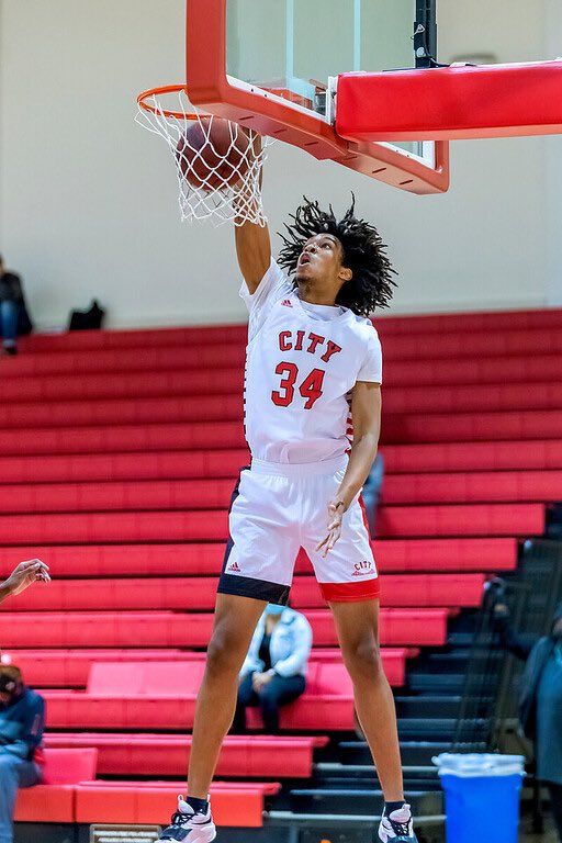 Congrats to sophomore <a href="/MezziahOakman/">Mezziah Oakman</a> on his first offer from <a href="/UCSBbasketball/">UC Santa Barbara Basketball</a>, first of many to come! #wegetplayersout💯 <a href="/VerbalCommits/">Verbal Commits</a> <a href="/sgnlthelgthoops/">John Bynum Jr.</a>