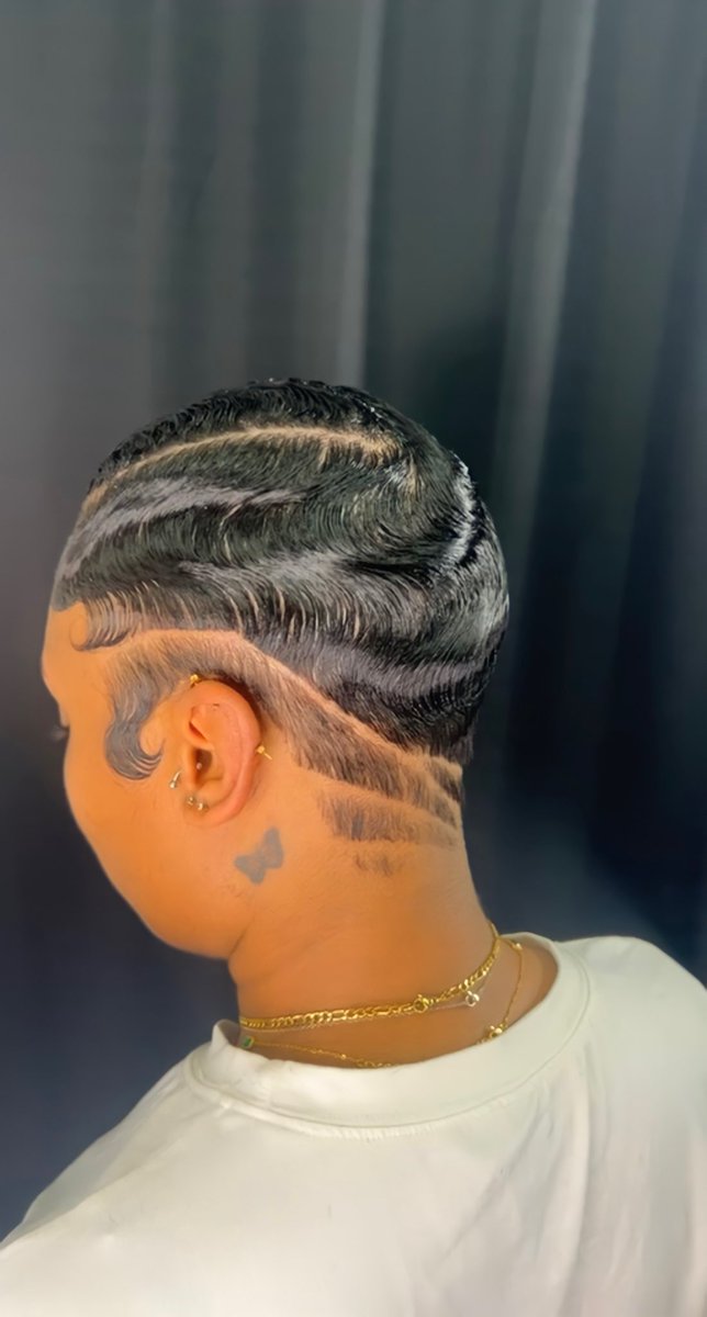 Themisstaylor_'s tweet photo. My stylist gets me right every time.
IG: my_fair_hairlady https://t.co/MYYJlLkjI0