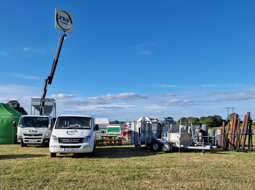 frscahirmartinb's tweet photo. All ready for @duallashow on sunday 28th August come visit our stand and have a chat with our reps
#summershow
#farming
#irelandsfarmers
#icos
#ifa
#icmsa
#frsnetwork https://t.co/3FWdpJxYom