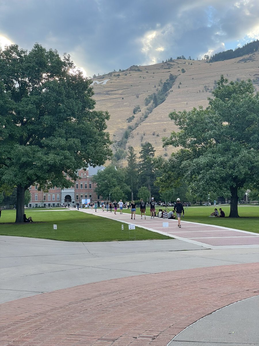 catherineoff's tweet photo. 2022 Faculty Welcome @umontana So excited to start the year off with all of our returning faculty and TWO new amazing tenure track faculty members @daniellekfahey @JaneReynoldsSLP https://t.co/2JvxDCetKv