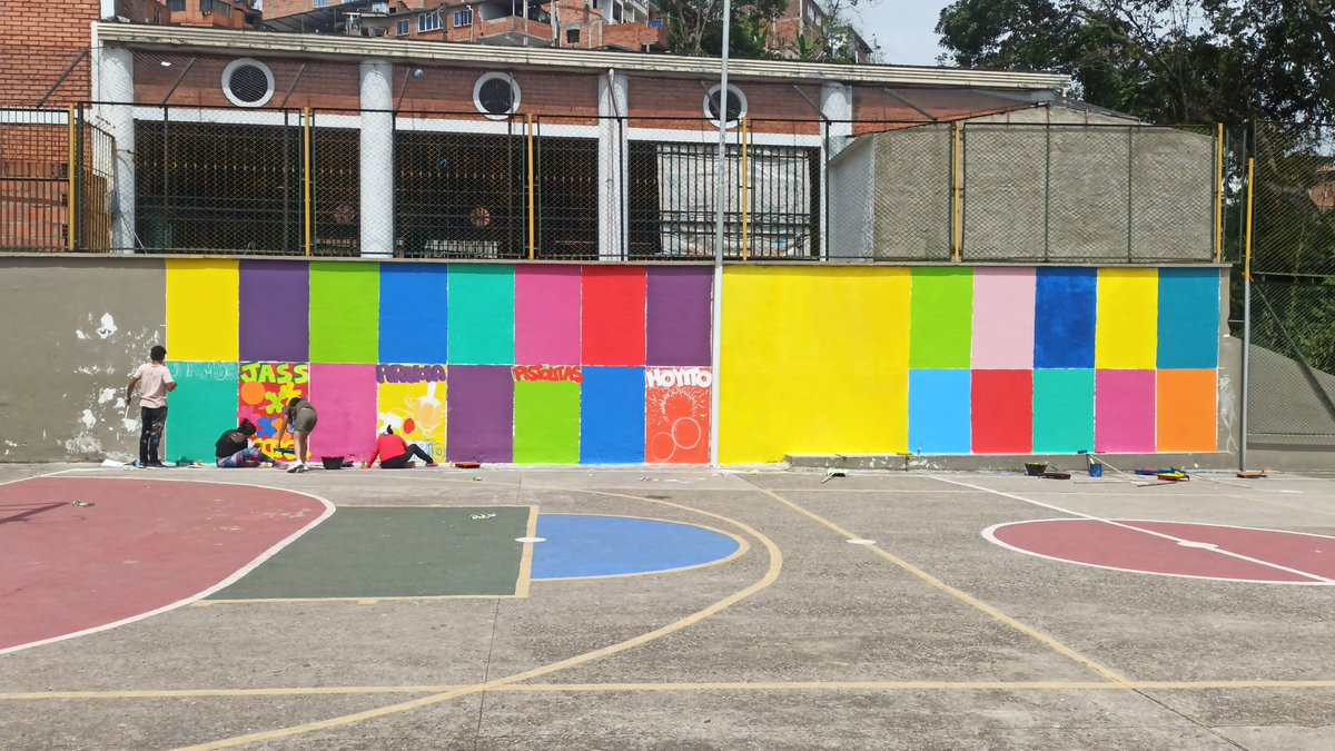 corprodinco1's tweet photo. Hoy desde el sector de #Miraflores en la comuna 14 de #Morrorico se elabora mural de juegos tradicionales gracias al apoyo de @OIMColombia con fondos de #Corea iniciativa de integración comunitaria del proyecto Comunidades con Oportunidades de Desarrollo Local Sostenible y en Paz https://t.co/M0GIKrbmqH