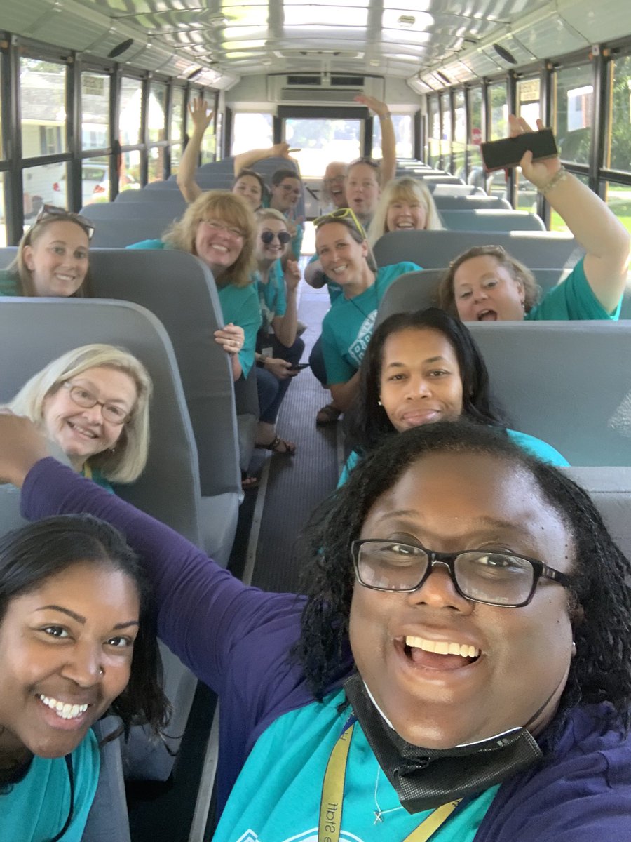 OES_Braves's tweet photo. @OES_Braves Community Bus Tour! #BuildingtheBestSPS https://t.co/wpsB7HR1Ke