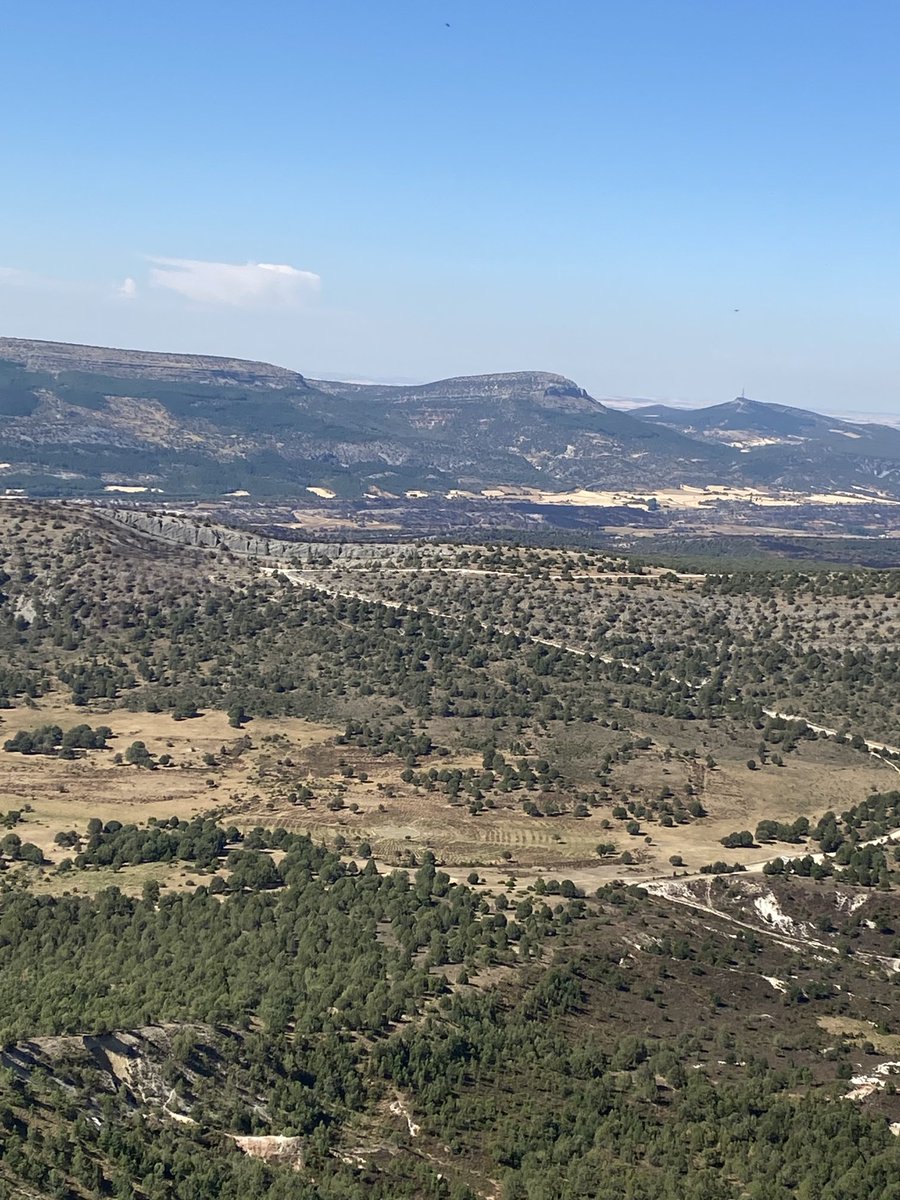 delcura2016's tweet photo. Descubre el cementerio de Sad Hill, el de la escena final de “El bueno, el feo y el malo”. Un rato agradable desde Carazo con buena compañía. También se pueden ver los estragos del fuego de Quintanilla del Coco. https://t.co/X302z4OzDr