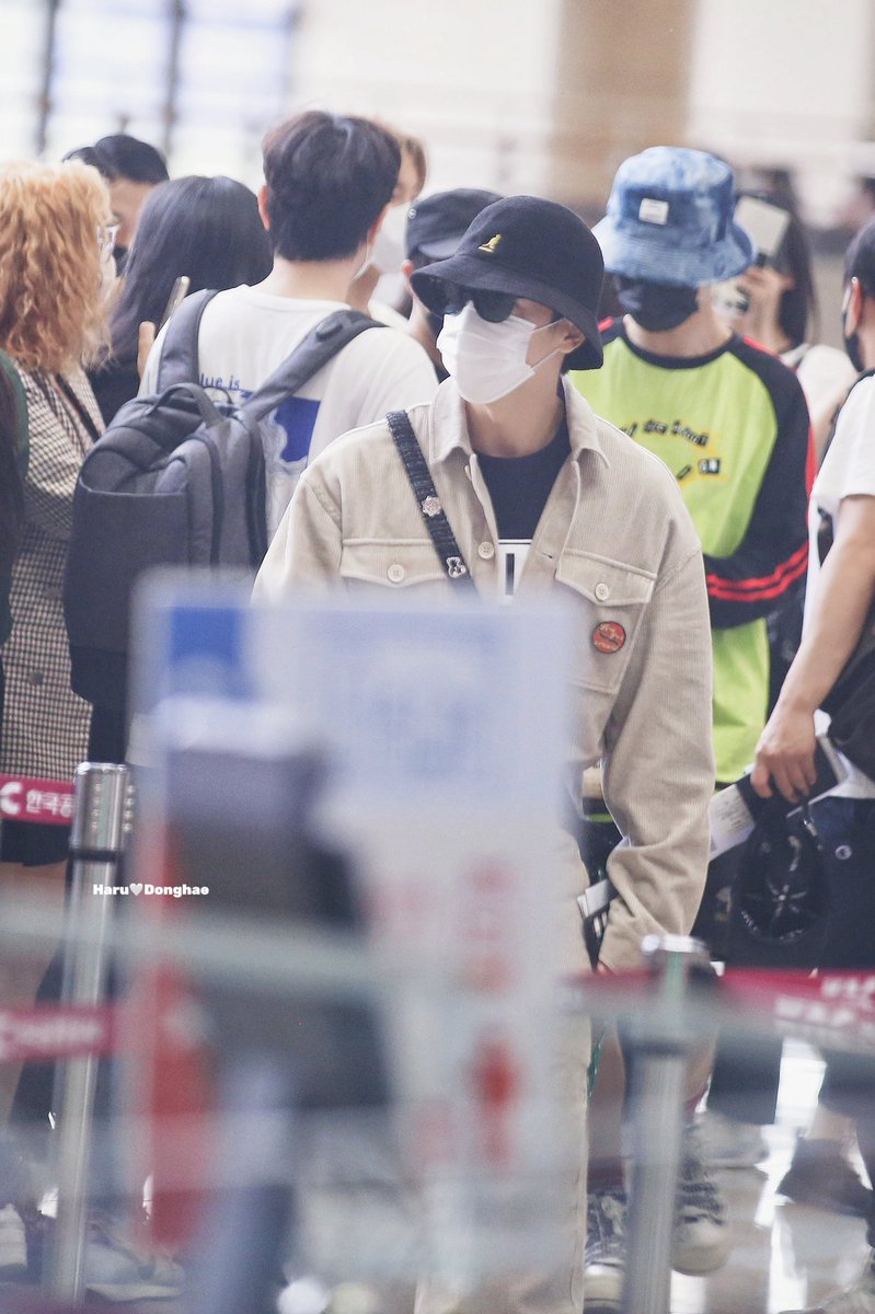 harudonghae's tweet photo. 220826  GMP 출국 ✈️
🎩

@donghae861015 
#동해  
#이동해
#donghae
#슈퍼주니어 https://t.co/375ZkLjsma