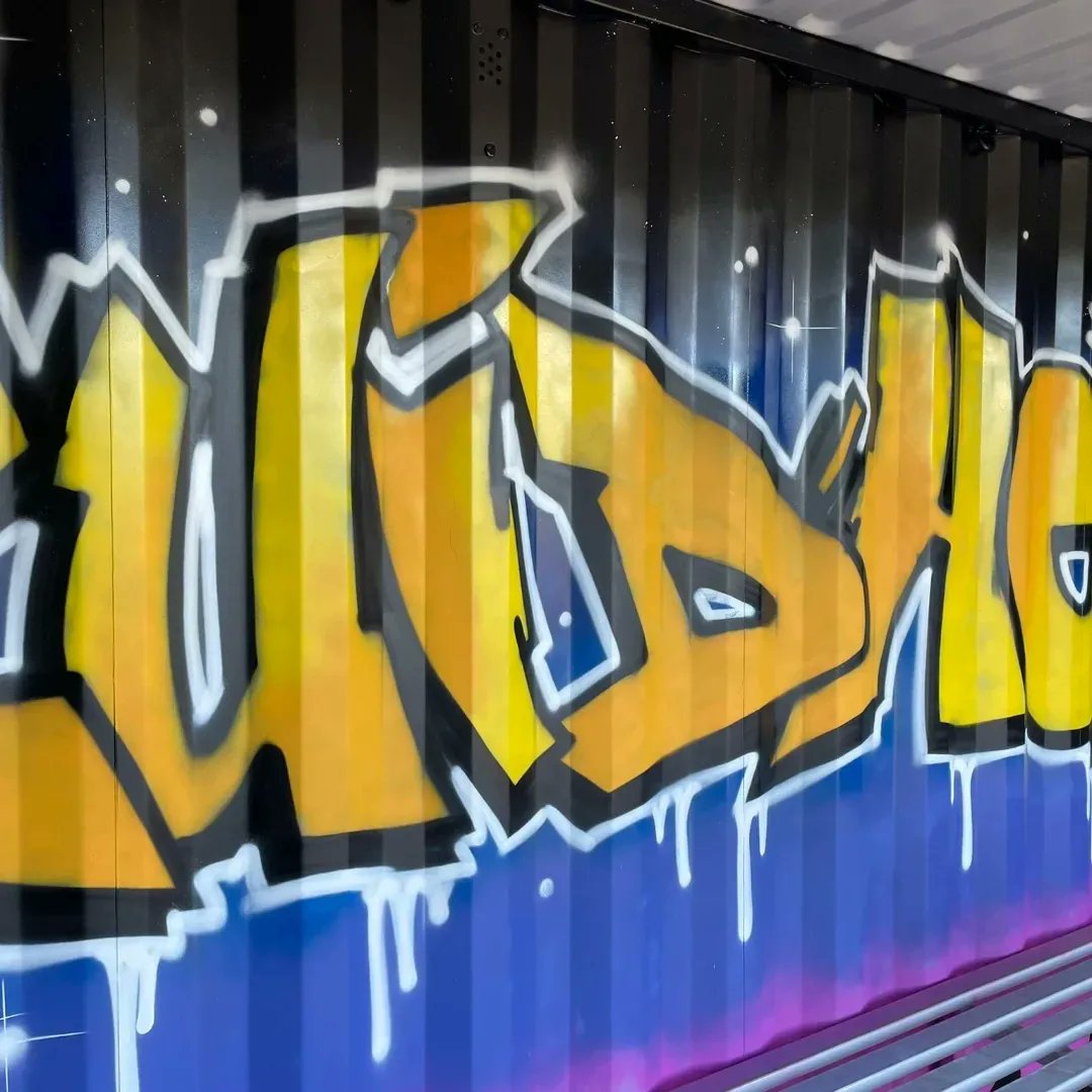 bjw_swds's tweet image. Gisteren was het dat EIN-DE-LIJK zover! De officiële opening van de Jongeren Ontmoetings Plek Zuidhorn! 

Een plek gecreëerd door én voor jongeren!