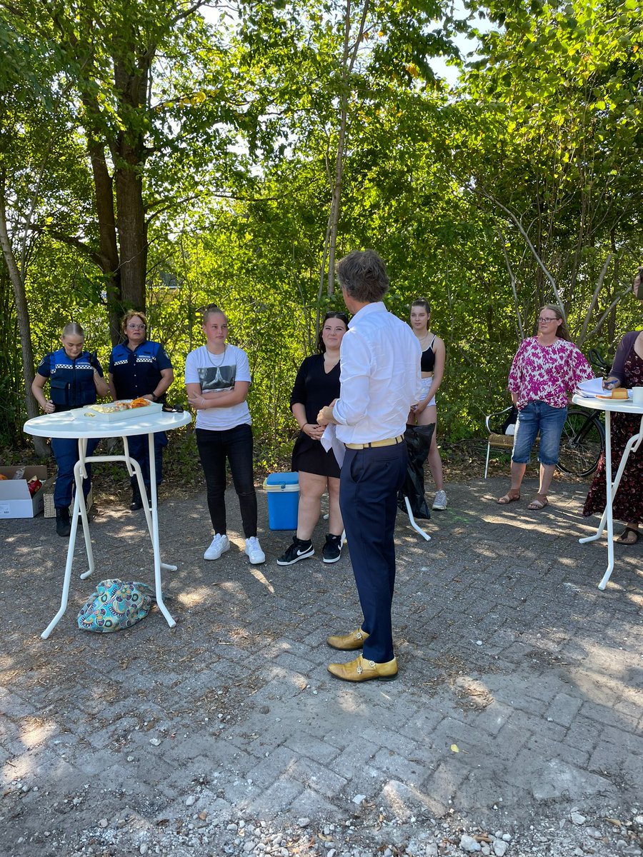 bjw_swds's tweet image. Gisteren was het dat EIN-DE-LIJK zover! De officiële opening van de Jongeren Ontmoetings Plek Zuidhorn! 

Een plek gecreëerd door én voor jongeren!