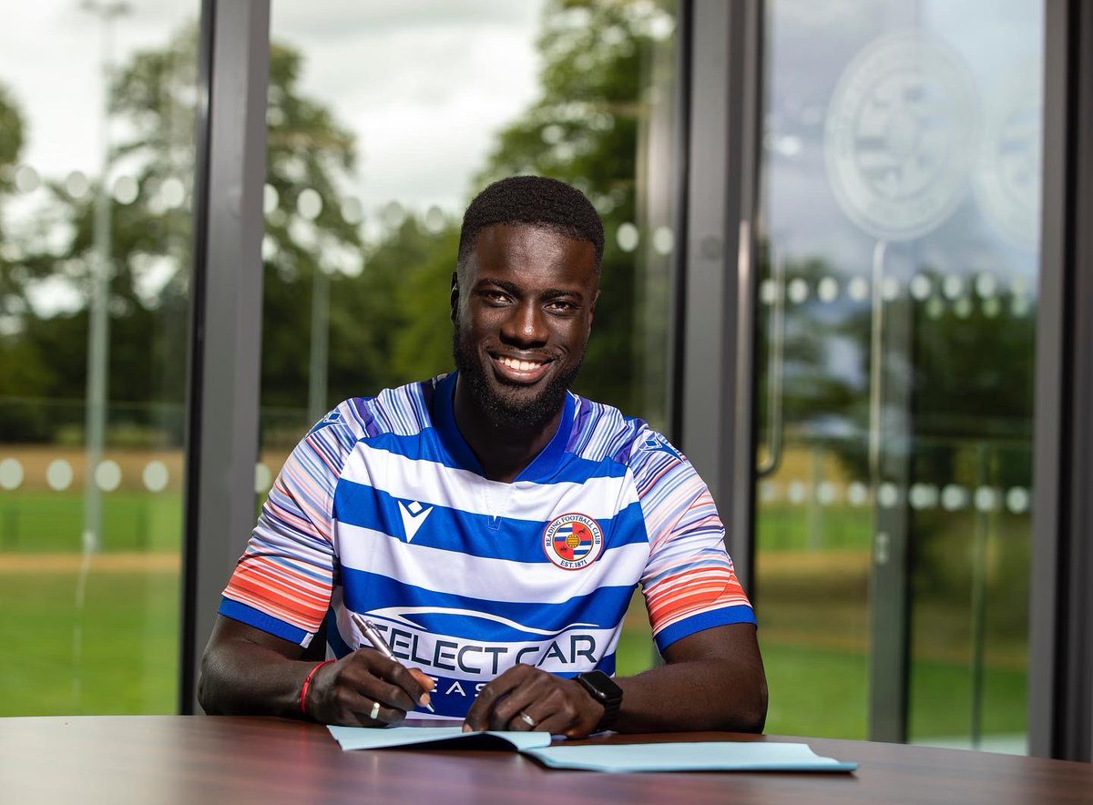 The journey continues ! Very happy to sign for @readingfc  💙🤍 Thank you for the opportunity I’m greatful 🙏🏿  Work time ! 🫡
#TrustTheProcess
#AlHamduLilah 
#Royal 🦁👑🔵⚪️