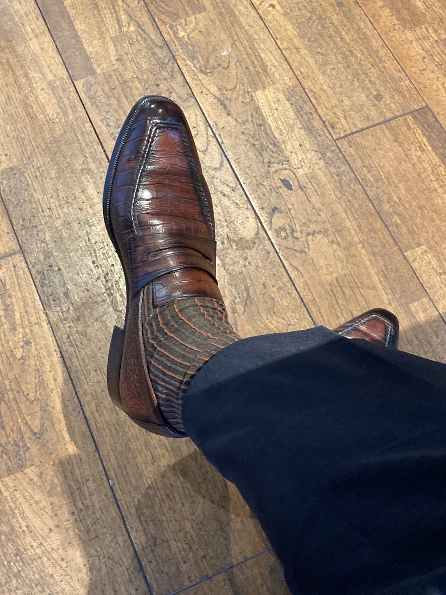 syuholi's tweet photo. 今週(火〜金)履いた靴たち〜
#yeossal
#berluti
#corthay
#raymar https://t.co/OmvFTW6UHk