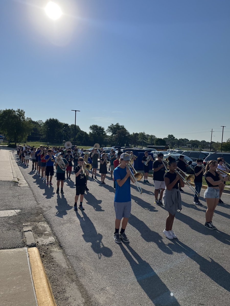 otmstigerbands's tweet photo. 3 band classes of 7th &amp; 8th graders, cheer, &amp; dance - so freaking proud of these kids! OT! @OTMSTigerPride #OTBeGreat #sohot https://t.co/iArB1OxXxp