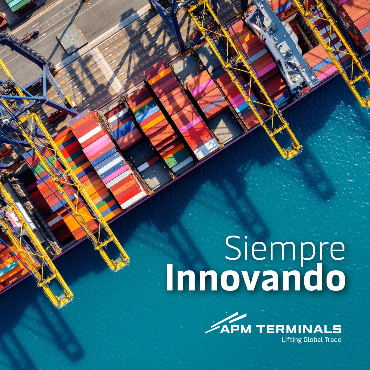 APMTerminalsQTZ's tweet photo. Seguimos desarrollando nuevos procesos e implementando nuevas tecnologías para hacer más eficiente nuestro servicio para cada uno de nuestros clientes.

¡Somos APMTQ!

#APMTerminals #NuevaEraPortuaria #APMQ https://t.co/PivJLhLvl2