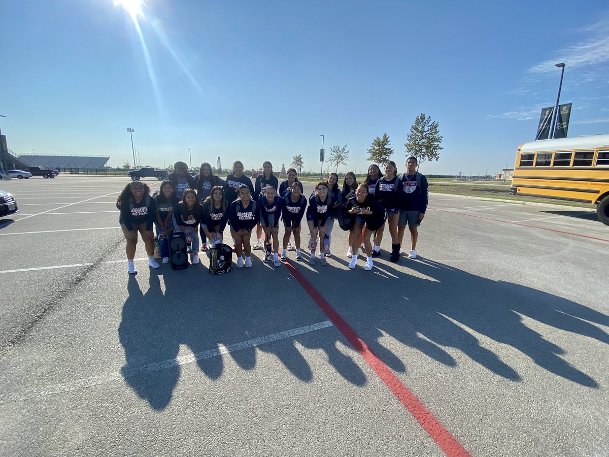 TRHS_VB's tweet image. Day 2️⃣ @swisd_athletics 3️⃣ matches. #4waytest. @NeisdAthletics @WeAreTRHS @TRsportsbooster