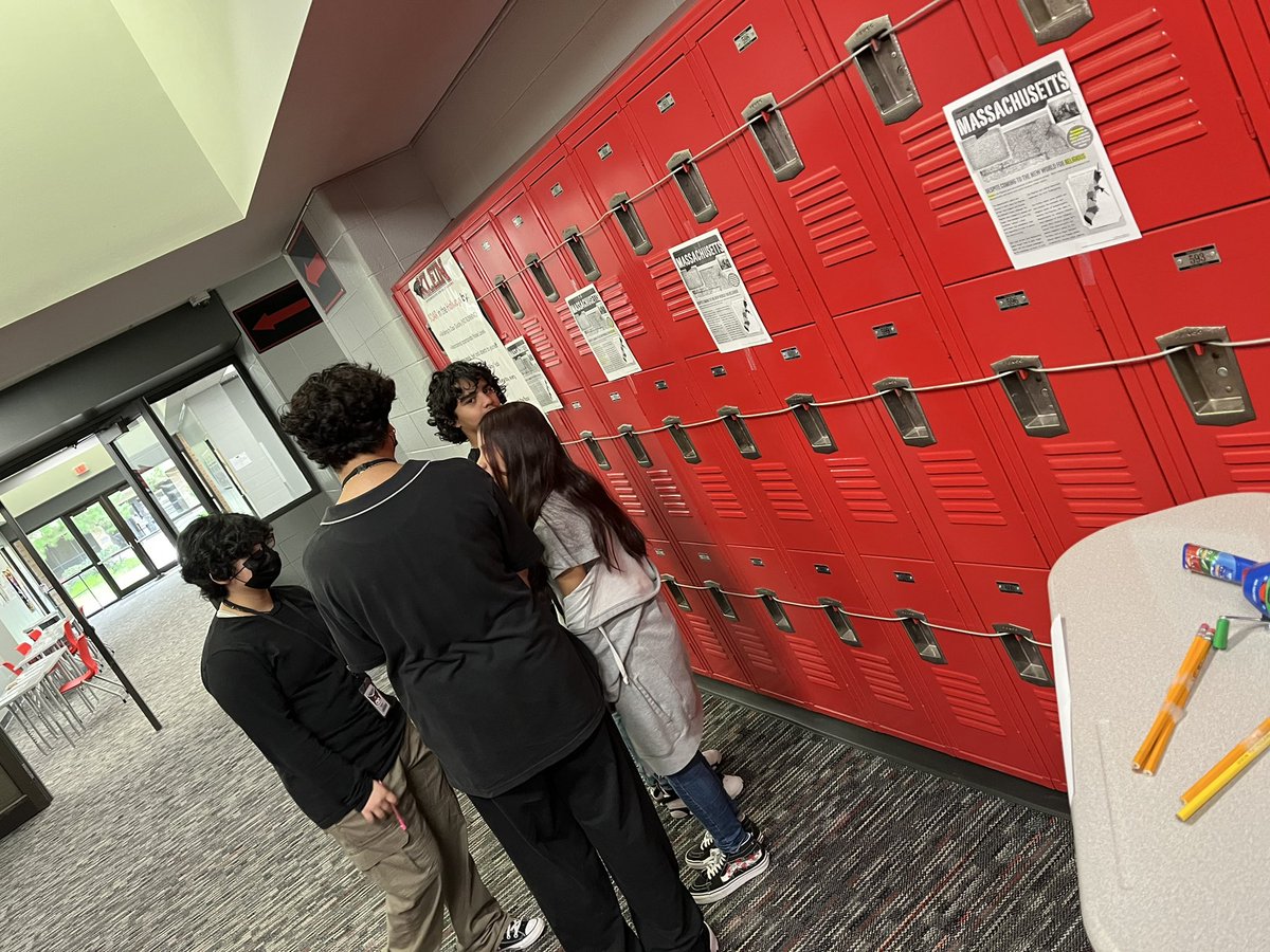 8th grade <a href="/KleinSocStudies/">Klein Social Studies</a> learning about the 13 original colonies <a href="/KISDPinkney/">Nichelle Pinkney</a> <a href="/KleinISD/">Klein ISD</a> #InteractiveLearning #FalconsSOAR