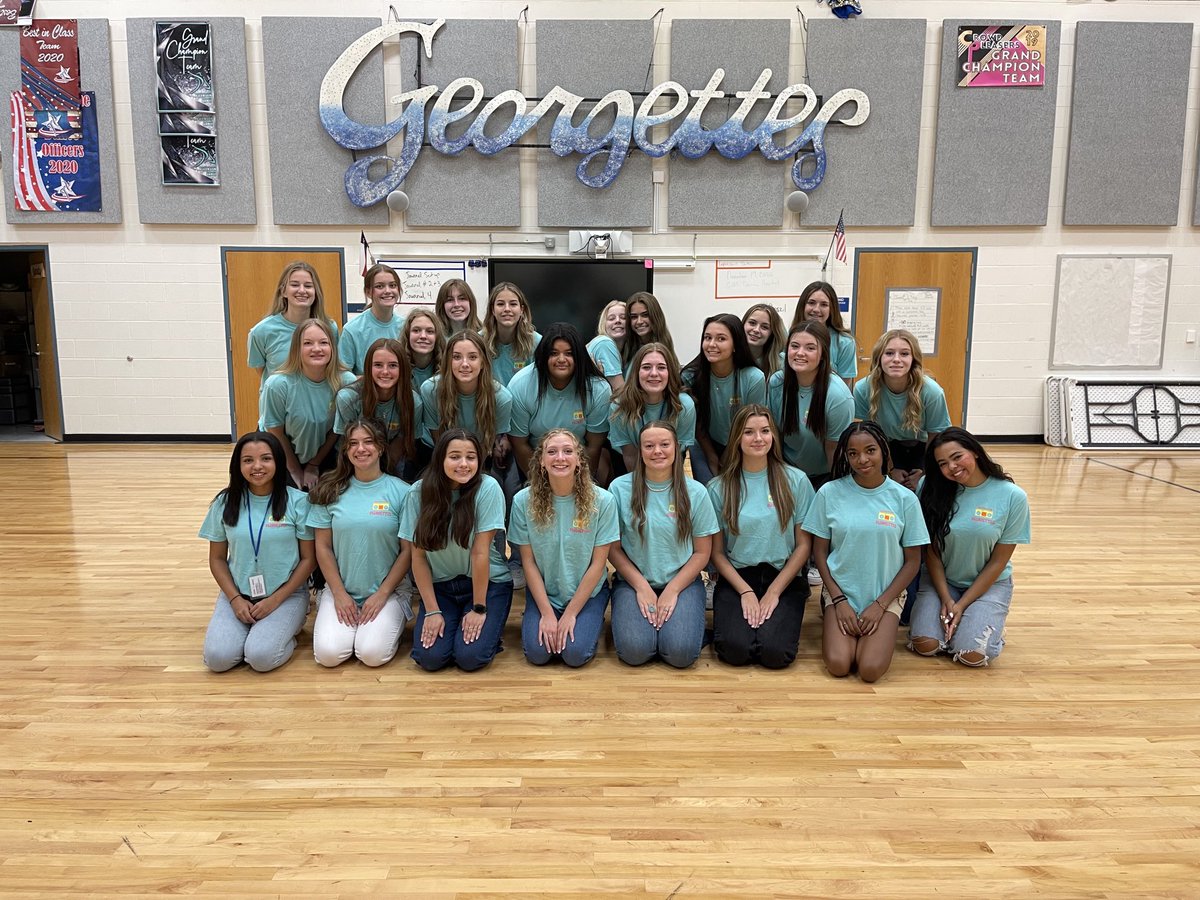 nikkisyoung's tweet photo. Ready for Game Day!! Let’s Go Eagles! #gettelife #gameday ⁦@GeorgetownISD⁩ ⁦@GISDFineArts⁩ ⁦@GeorgetownHS⁩ ⁦@GTEagleFootball⁩ https://t.co/rofFNFA1Rc