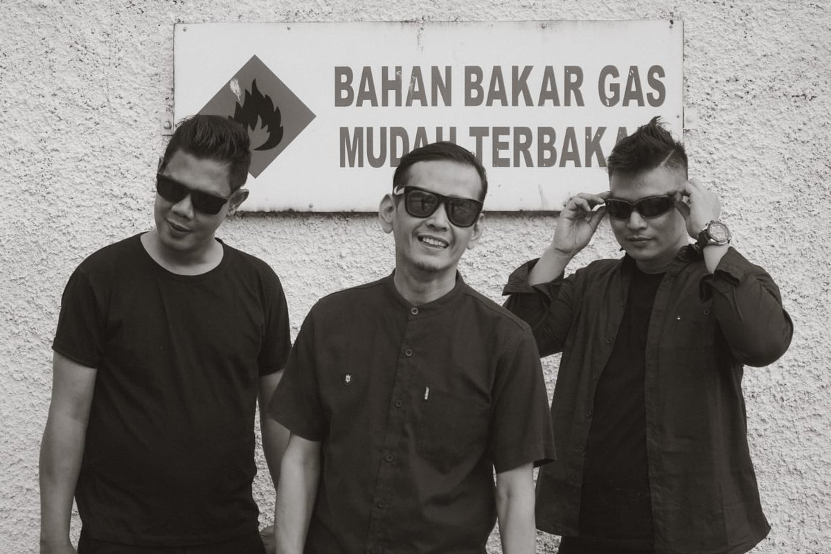 ROTTEN TO THE CORE tweet media