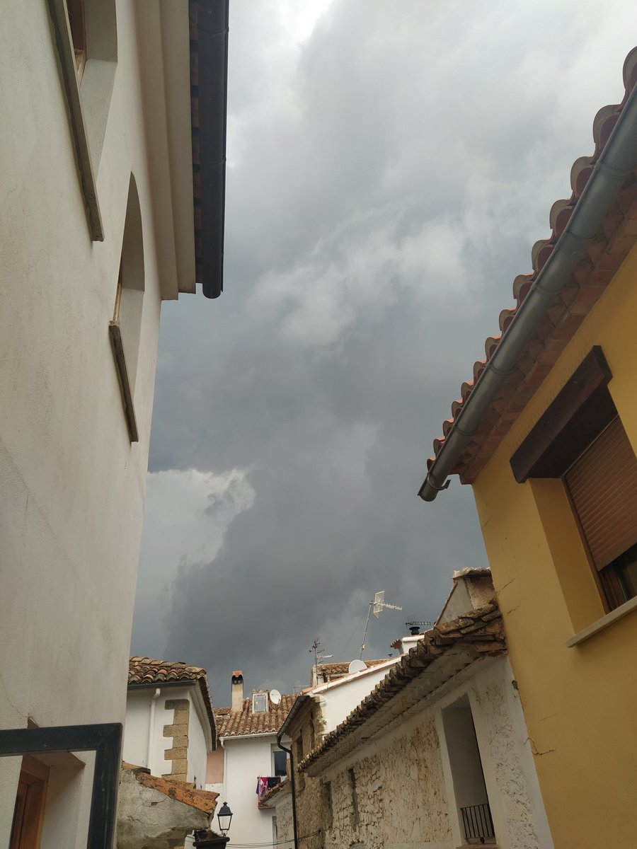salva_esteve's tweet photo. Pina de Montalgrao (Castellón)@avamet @meteo_aragon @lasextameteo @Valencia_WX @meteolp @meteoval @RAM_meteo @AragonMeteo https://t.co/zVuI4r8gxf