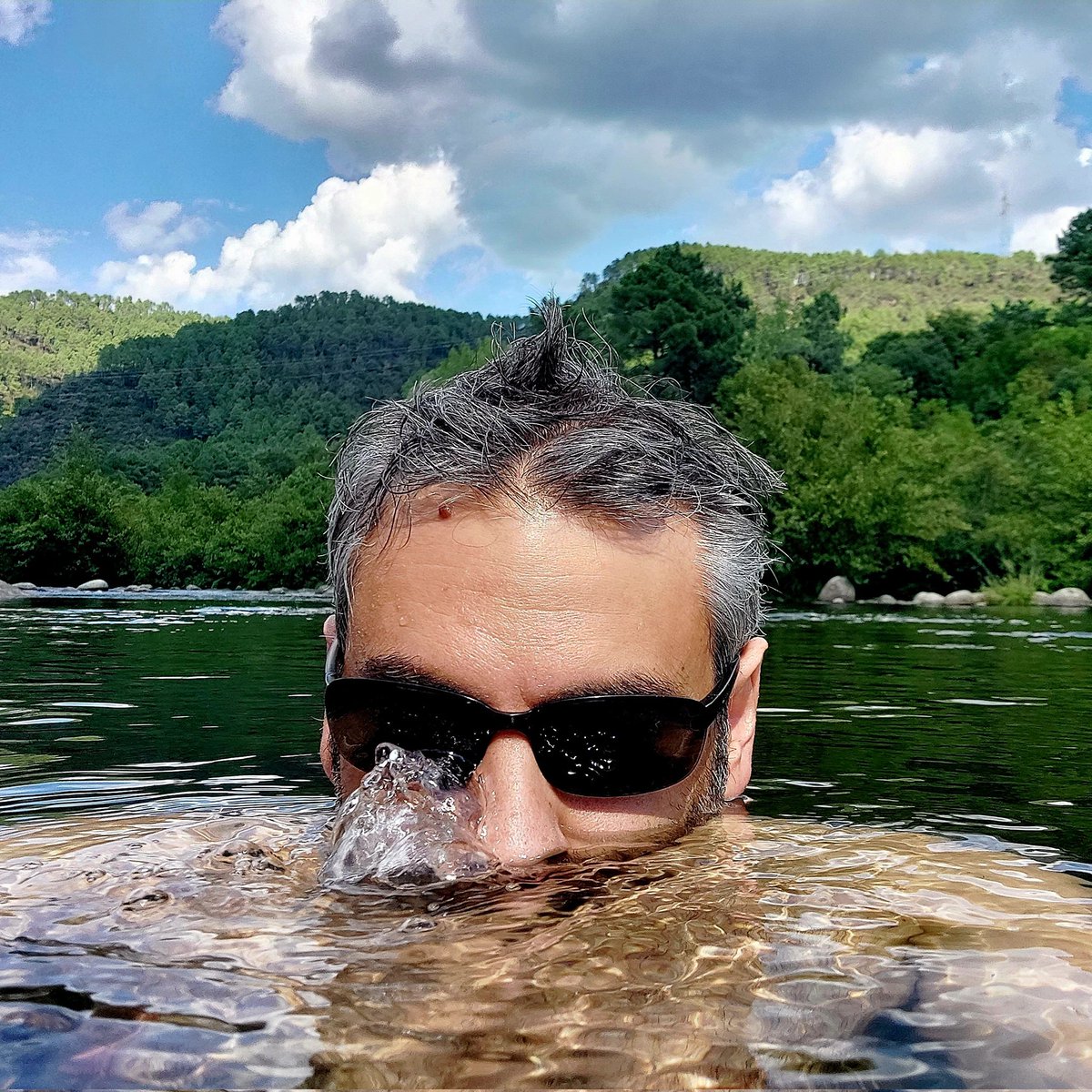 florenttoscano1's tweet photo. #NouvellePhotoDeProfil
#Ardèche #chassezac #riviere https://t.co/IJI10zDhOQ