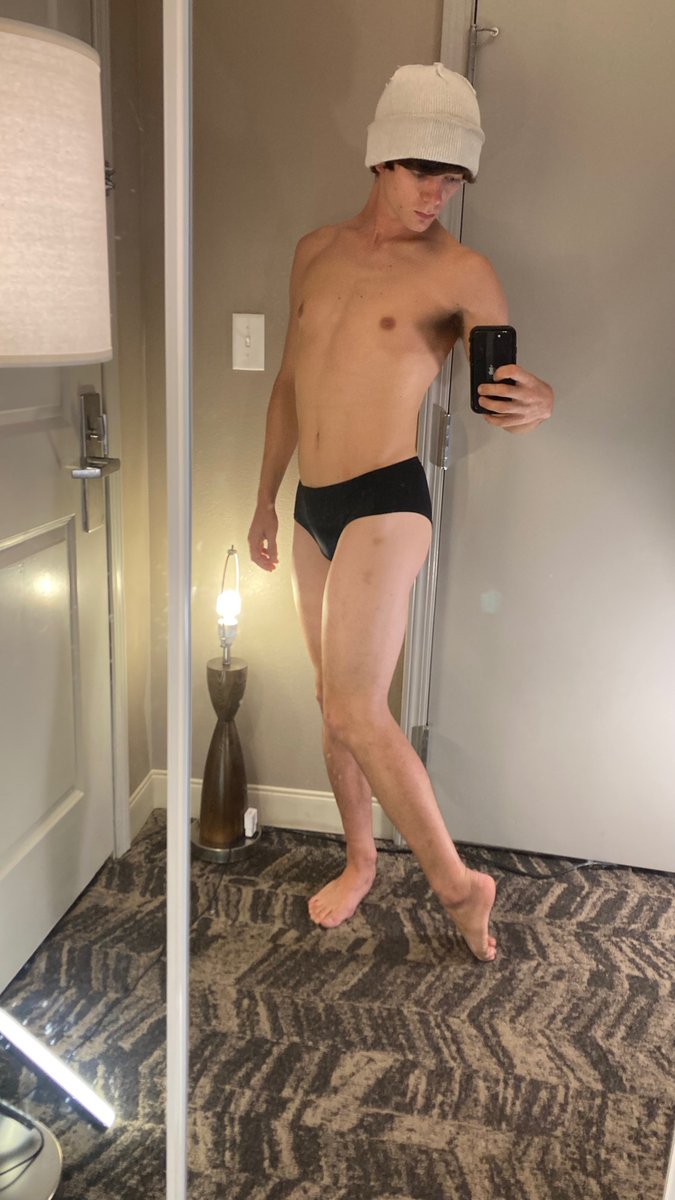 JackSoftBoy's tweet photo. I wish someone would tell me they think I’m cute 🥺😞 https://t.co/2bDJnjSBUM