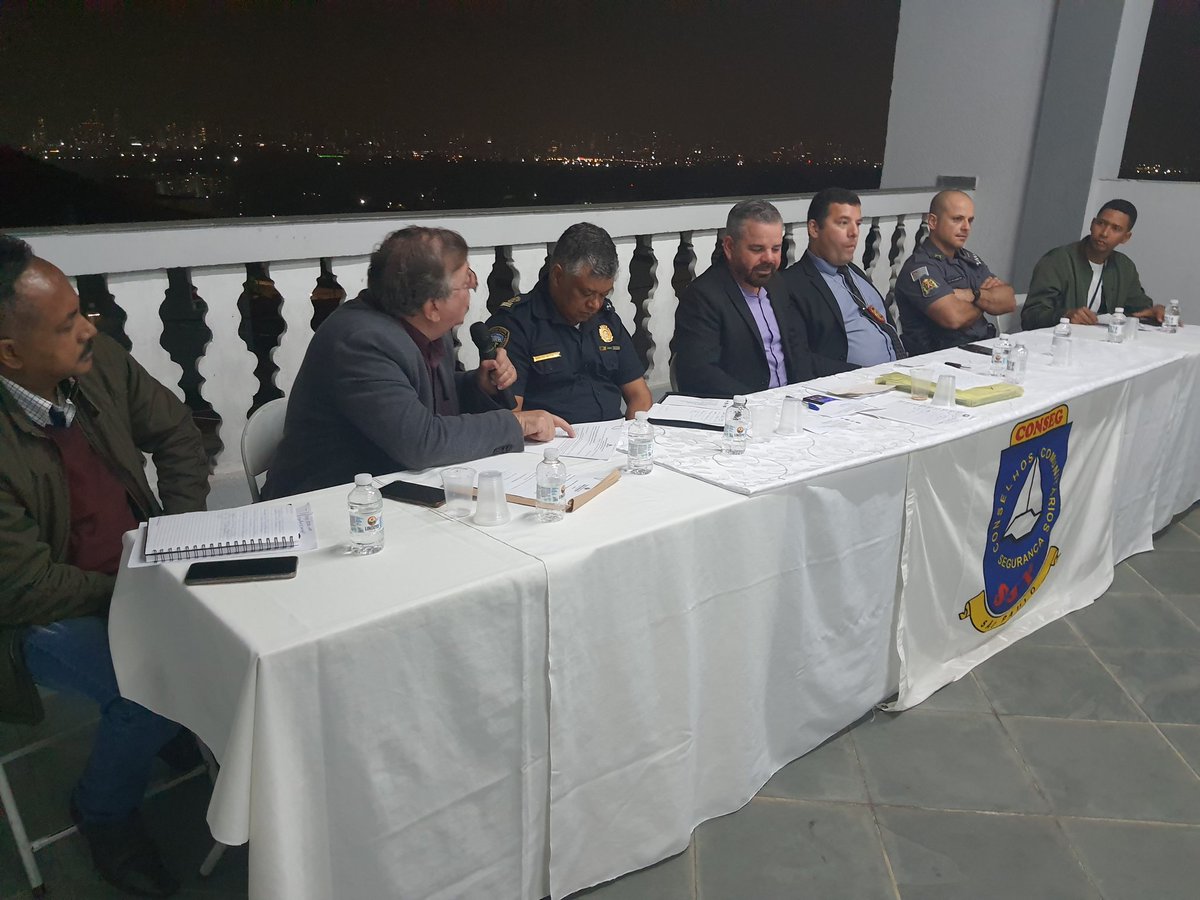 Coimbrajrc's tweet photo. Ontem reunião do CONSEG Ponte Rasa na Rua Pimenta de Moura,88 Cangaiba. Z/L
Presidente José Pires (Tatu)
As autoridades do CONSEG  receberam várias demandas da região.
Fábio Faria de Sá  comentou a importância da participação da Comunidade nas reuniões fazendo suas reivindicações https://t.co/kQ2IfsMfzC