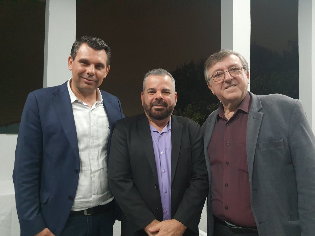 Coimbrajrc's tweet photo. Ontem reunião do CONSEG Ponte Rasa na Rua Pimenta de Moura,88 Cangaiba. Z/L
Presidente José Pires (Tatu)
As autoridades do CONSEG  receberam várias demandas da região.
Fábio Faria de Sá  comentou a importância da participação da Comunidade nas reuniões fazendo suas reivindicações https://t.co/kQ2IfsMfzC