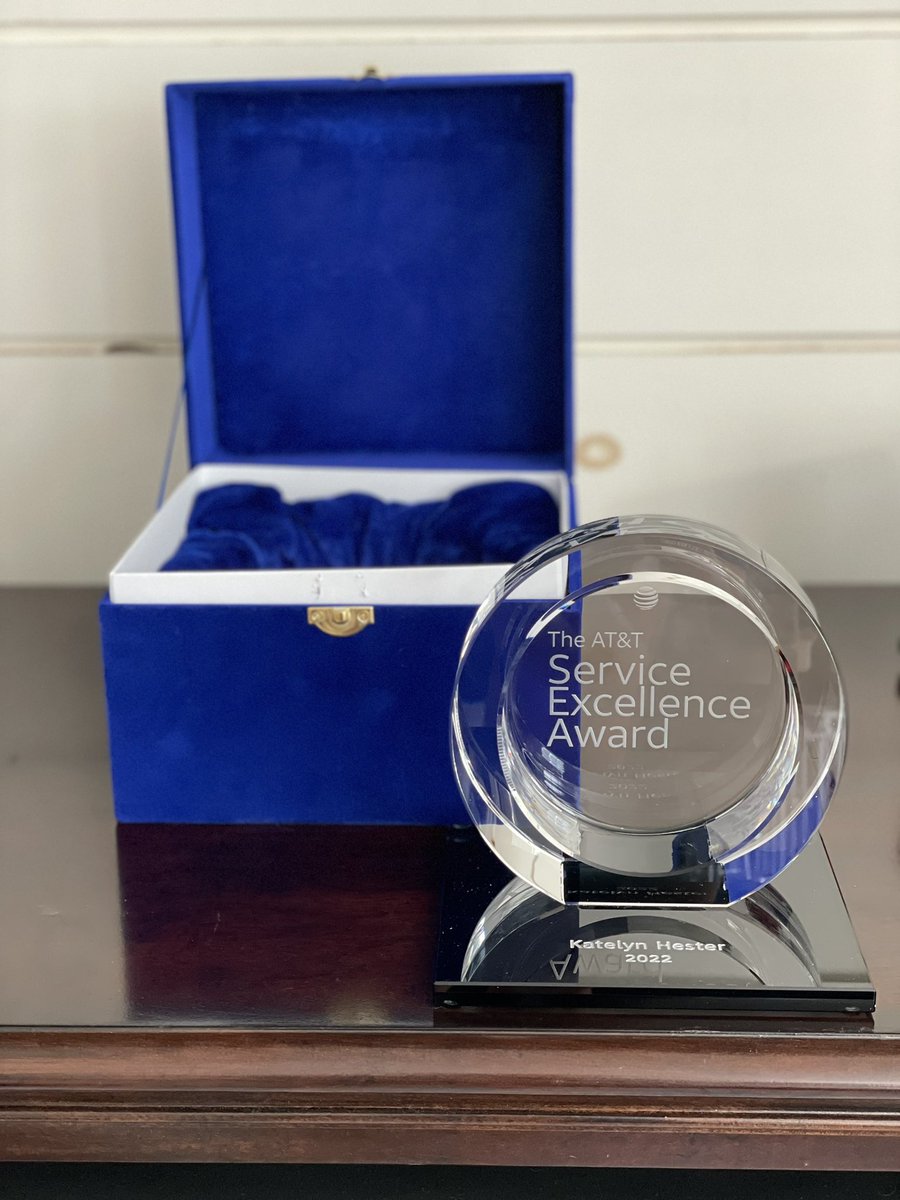 It is SUCH AN HONOR to receive the 2022 Q2 Service Excellence Award!! Love serving my team, customers and community!! 💙💙 #ServiceExcellenceAward #ATTemployee <a href="/SoutheastStates/">Southeast States</a>