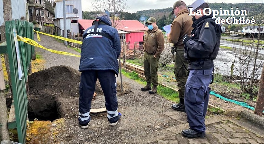 opinionchiloe's tweet photo. Isla #Mechuque, #Quemchi: indagan hallazgo de cráneo cerca de retén. Sería víctima de viruela. SML peritará los restos; sería víctima de epidemia que afectó a la ínsula en 1950 | La Opinión de Chiloé https://t.co/ZdGXZ1pHab https://t.co/AJB0ugYG5h