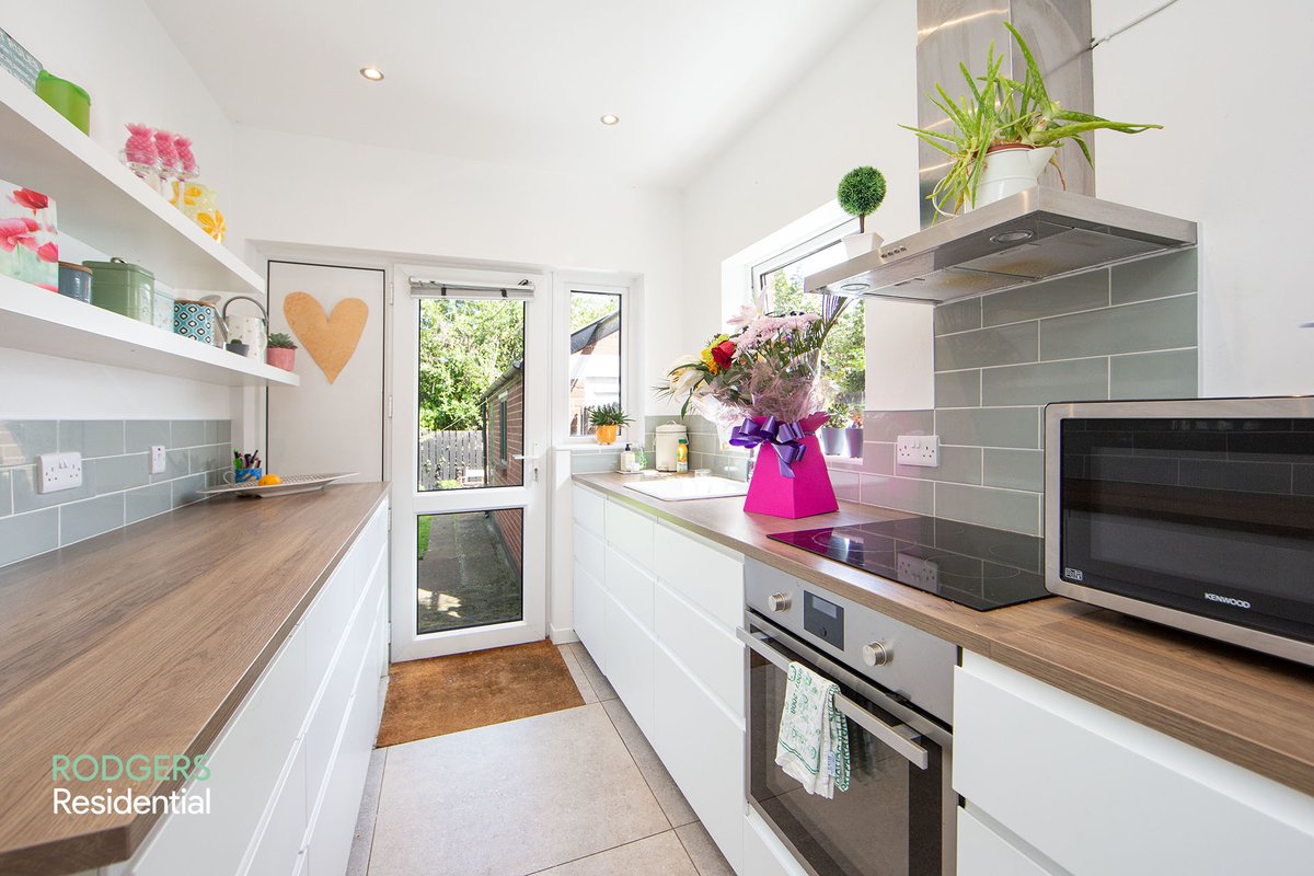 RodResidential's tweet photo. 📍 20 Marmont Park, Belfast, BT4 2GR
🛏 x3
🛋 x2
🌳 Garden
🚗 Driveway 
See more info here >>> https://t.co/EWLUnuL61W https://t.co/Or8ydB8Qoa