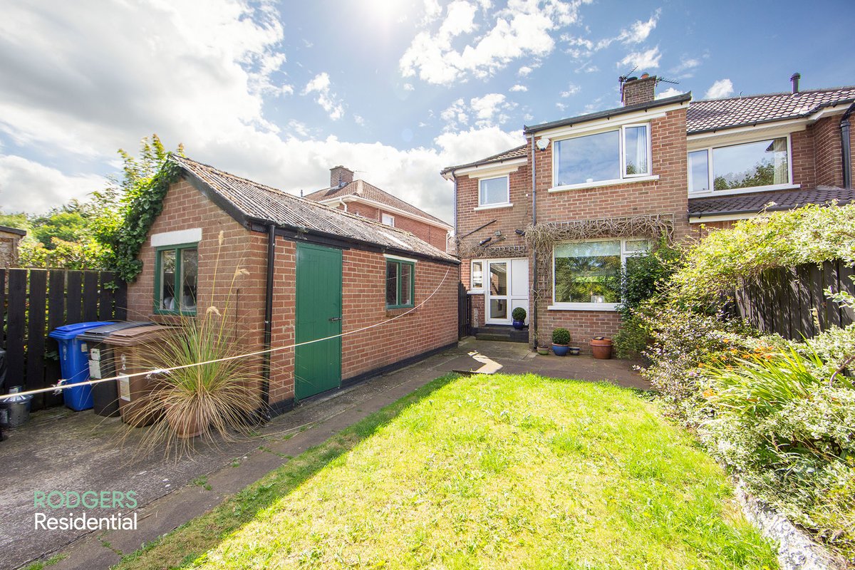 RodResidential's tweet photo. 📍 20 Marmont Park, Belfast, BT4 2GR
🛏 x3
🛋 x2
🌳 Garden
🚗 Driveway 
See more info here >>> https://t.co/EWLUnuL61W https://t.co/Or8ydB8Qoa