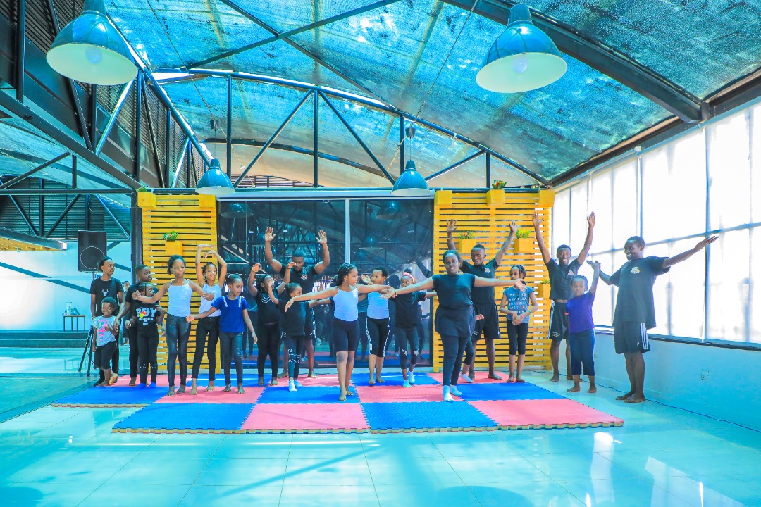 CityofKigali's tweet photo. During the Kigali Public Library's "Summer Camp", children had their talents nurtured and their horizon broadened with a variety of different activities such as theater, storytelling, illustration, gymnastics, yoga, traditional dancing, singing and play. #activeholidays https://t.co/VgjvZvkb3E
