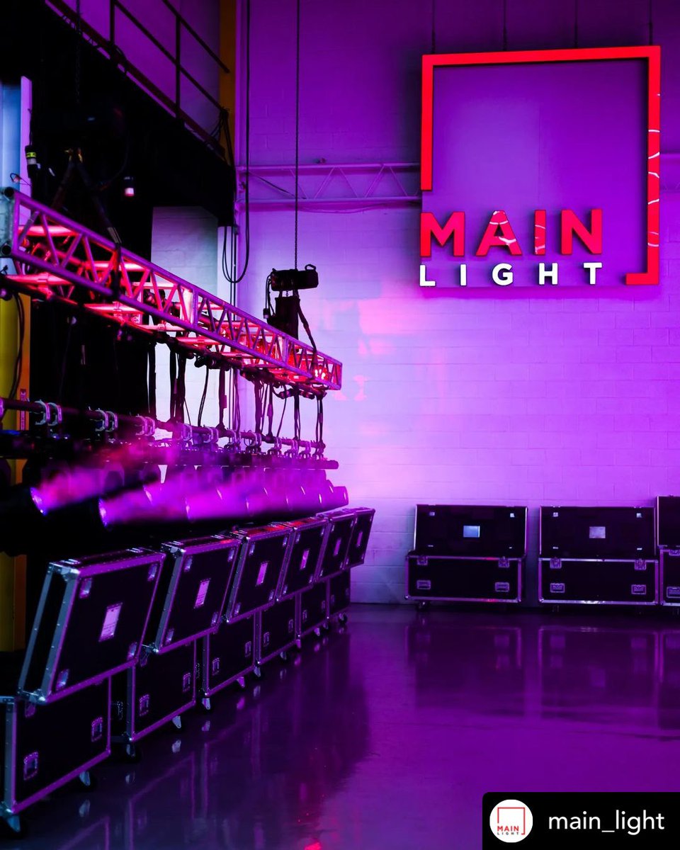 TheRobeWay's tweet photo. Ringing in the weekend on a #NewGearFriday with @MainLight & their new inventory of @Robelighting #ESPRITE LED luminaires.
#therobeway #fridayvibes #robelighting #mainlight #newrobegear #transferableLEDengine #robeinnovation https://t.co/tQgZAMIQhU