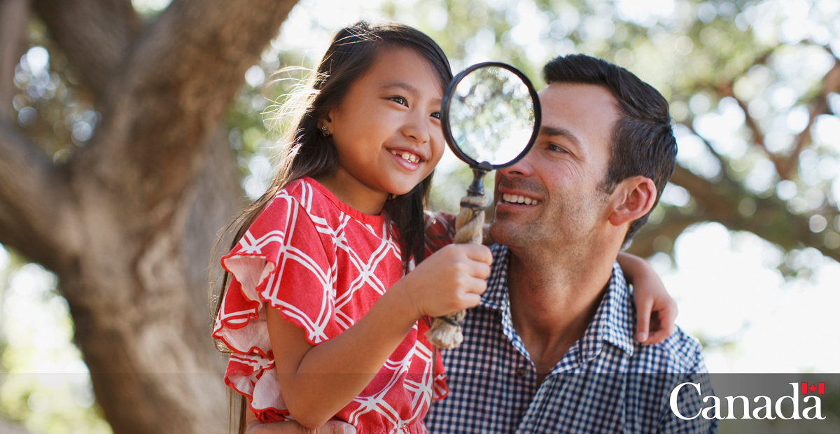 InspectionCan's tweet image. #SeedlingScientists can help keep Canada's plants safe. #TreeCheckMonth is important to maintaining Canada's environment and economy. Stopping invasive pests takes teamwork! 💐💪 bit.ly/3JXYGcx
