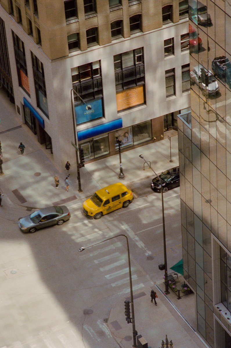 AlexKittoe's tweet photo. Scenes from Chicago on 35mm https://t.co/MF0WElOEcu