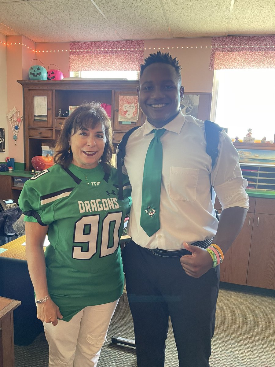 RealKyleMidd's tweet image. #dragonmvp @coachrdodge @CarrollDragonFB