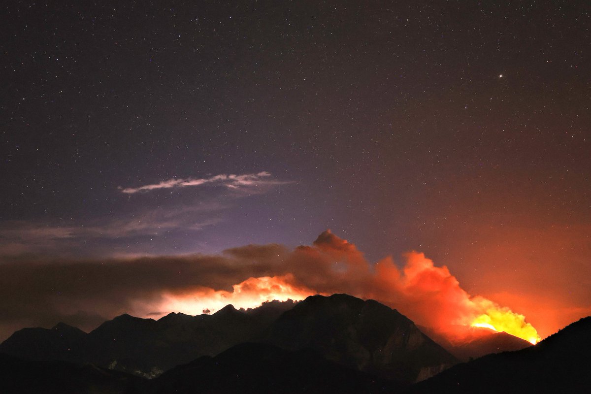 Incendio en el macizo de Cotiella anoche desde Escuain
<a href="/SEO_Aragon/">SEO_Aragon</a> <a href="/huesca/">huesca</a> <a href="/pirineos/">pirineos</a> <a href="/pnordesa/">PN Ordesa</a> <a href="/La1_tve/">La 1</a>