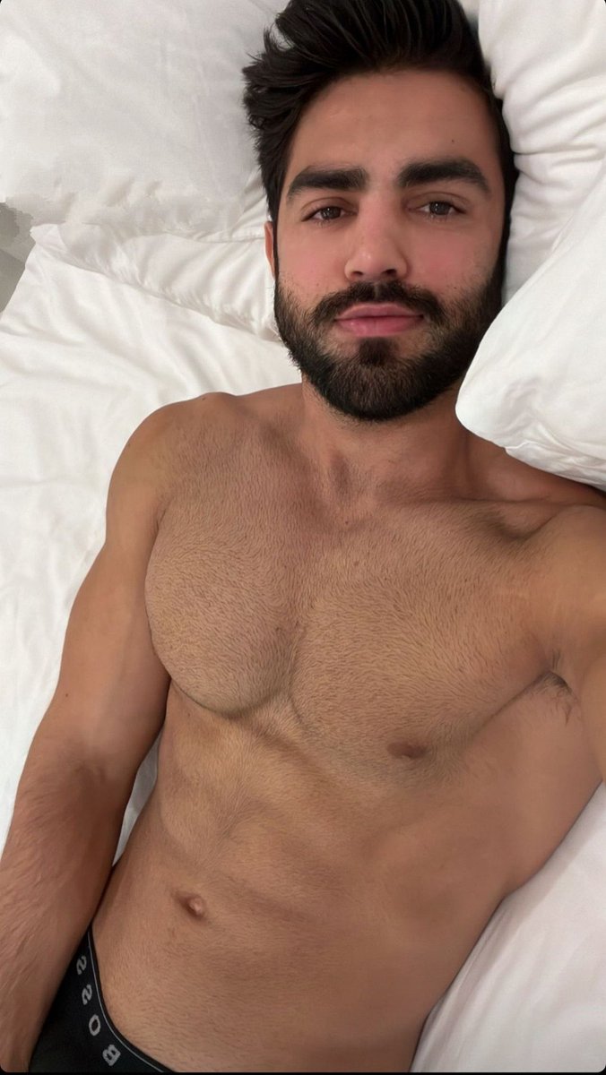 Alex030707's tweet photo. Buenos días!! Cómo están? Ya es viernes y el cuerpo lo sabe 😁😁 https://t.co/AJF5v8k5E8